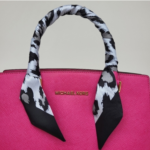 New Silver Leopard Print Silk Skinny Scarf Twilly - Picture 2 of 5